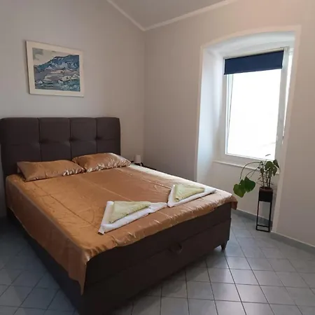 Studio Jemi Apartment Pula